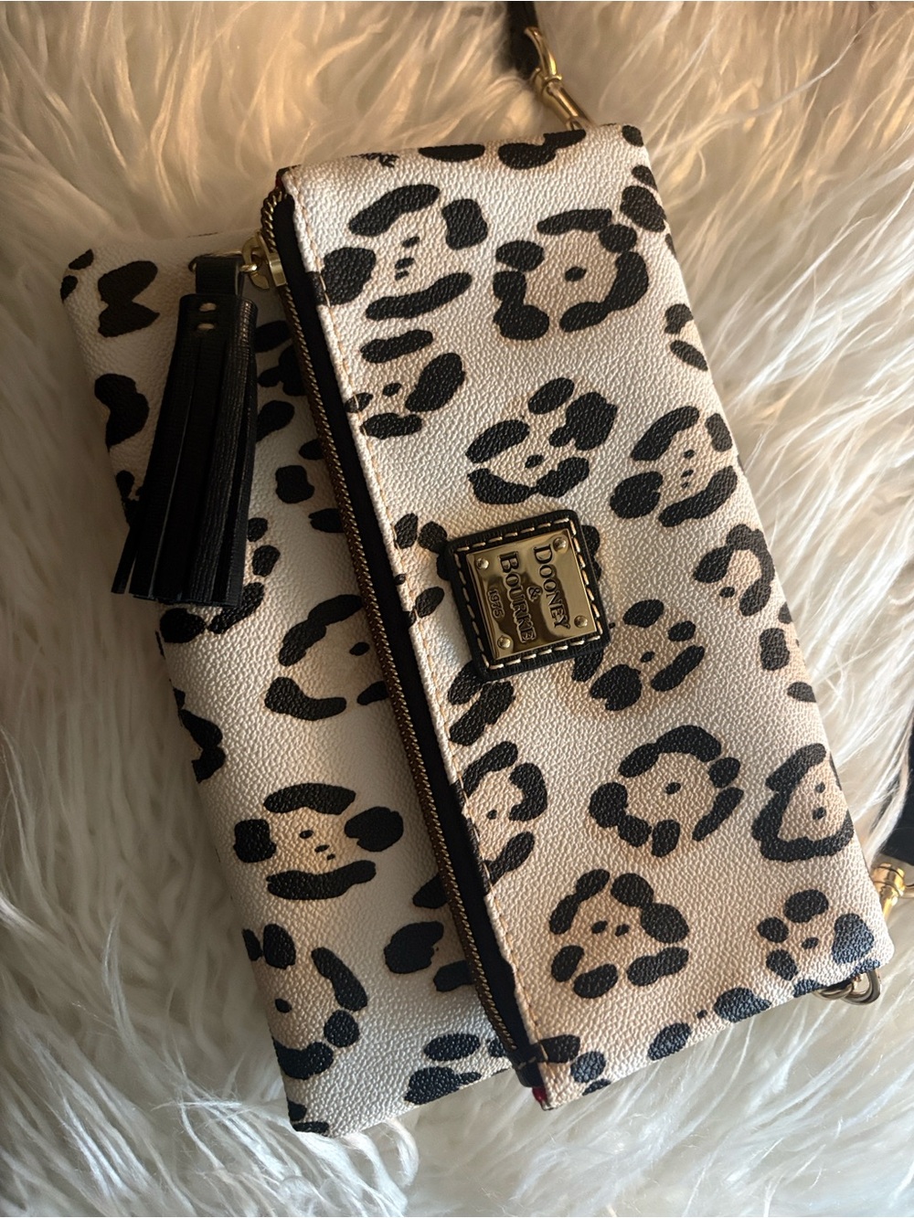 π¨ LOW START Dooney and Burke Leopard Print Crossbody Bag/Clutch - Picture 3 of 6